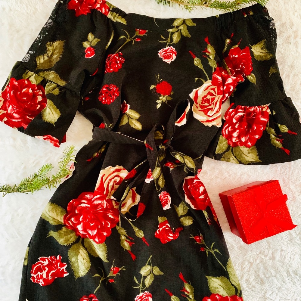 SOLD‼️Clearance ‼️🆕FLORAL DRESS OFF SHOULDER